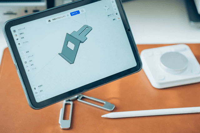 iPadでモデリングする様子