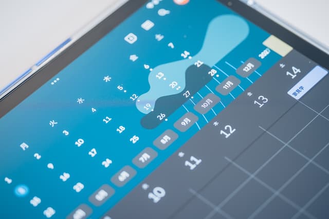iPadでスケジュール管理する様子
