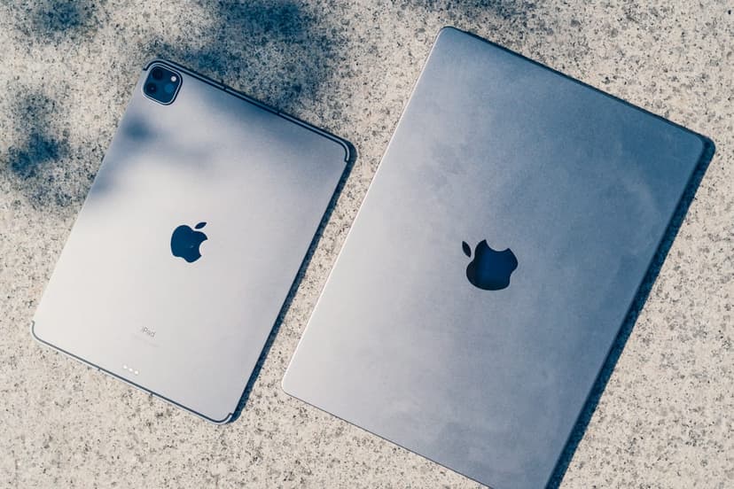MacBookとiPadのサイズ・形状比較