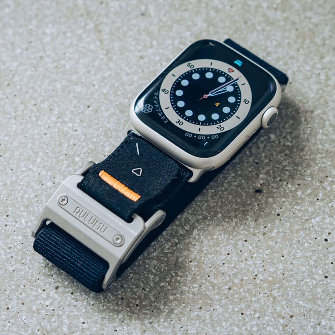 Apple Watchのファミリー共有で子どもと連絡を取るイメージ